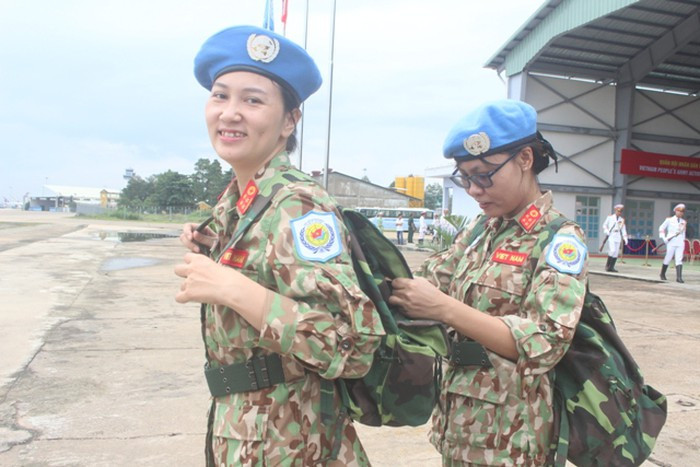 Nụ cười tự tin trước khi lên đường.