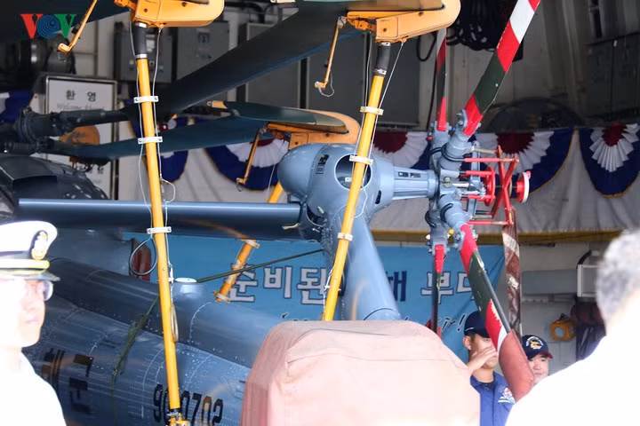 Bên trong tàu khu trục của Hải quân Hàn Quốc.