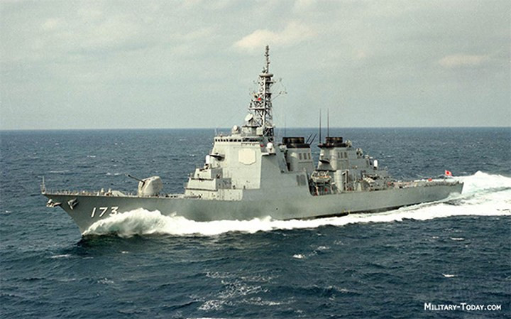 Tàu khu trục lớp Kongo được thiết kế theo nguyên mẫu khu trục hạm Arleigh Burke Flight I của Hải quân Mỹ. Tàu được trang bị 88 ống phóng thẳng đứng (VLS) Mk 41 dùng để bắn tên lửa phòng không SM-2/3, tên lửa chống ngầm RUM-139; 8 tên lửa chống hạm Harpoon; 2 hệ thống phòng thủ tầm ngắn Phalanx, 1 pháo 127 mm Oto Breda và 6 ngư lôi Mk 46.