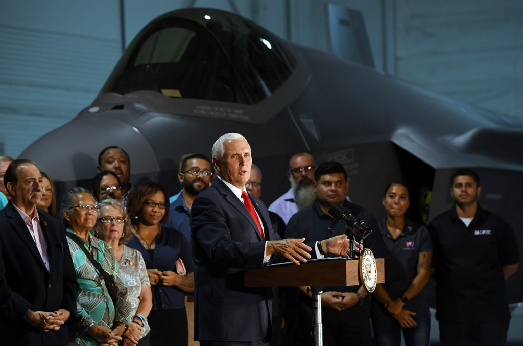 Tong thong Trump chim trong khung hoang, ai dang huong loi trong bong toi?-Hinh-3