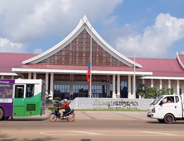 Lao bat dau 2 ngay Quoc tang tuong niem Chu tich nuoc Tran Dai Quang-Hinh-6