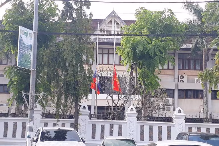 Lao bat dau 2 ngay Quoc tang tuong niem Chu tich nuoc Tran Dai Quang-Hinh-4