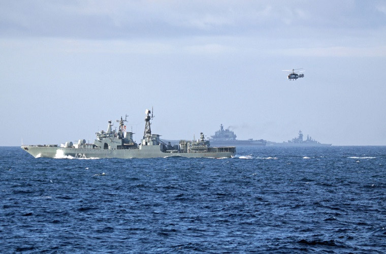 Tàu Yuri Ivanov có thể gửi tín hiệu cảnh báo trước cho các đơn vị phòng không Syria về đòn không kích tiềm tàng này. Dù biết trước được mục đích điều động của Nga và tính năng của con tàu này nhưng hiện Mỹ vẫn chưa tìm ra cách đối phó. Nguồn ảnh: russia defence.