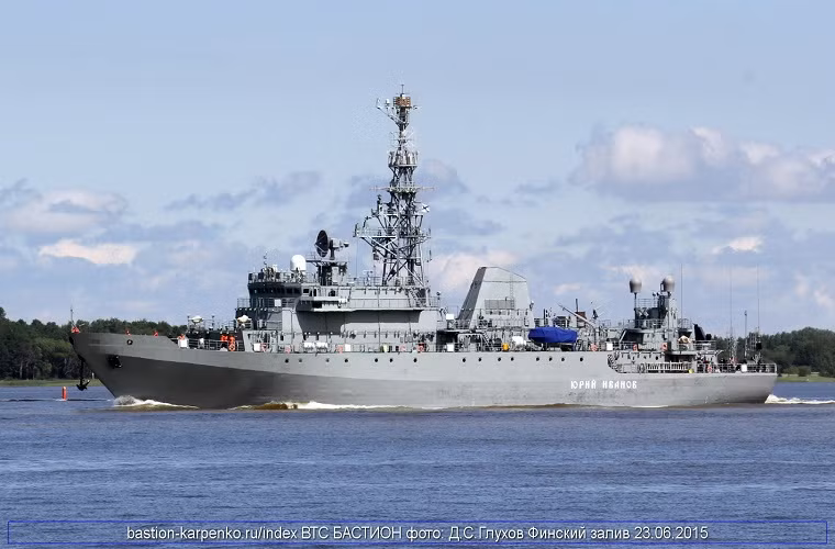 Cũng theo nhận định này việc Moscow tăng cường lực lượng hải quân tại Địa Trung Hải là nhằm răn đe, ngăn chặn mọi cuộc không kích bằng tên lửa nhằm vào đồng minh Damascus. Và ở điểm thời điểm hiện tại Mỹ và một số quốc gia châu Âu đều khẳng định sẽ có hành động quân sự cứng rắn đối với Syria nếu như quân đội nước này sử dụng vũ khí hóa học tấn công dân thường. Nguồn ảnh: bastion-karpenko.