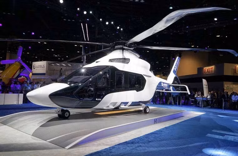 Theo các thông tin ban đầu, trực thăng đa dụng H160 có kết cấu thân toàn phần làm bằng composite, trọng lượng 5,5-6 tấn, trang bị 2 động cơ tuốc bin trực Turbomeca Arrano cho tốc độ bay hành trình 296km/h, tầm bay 833km.