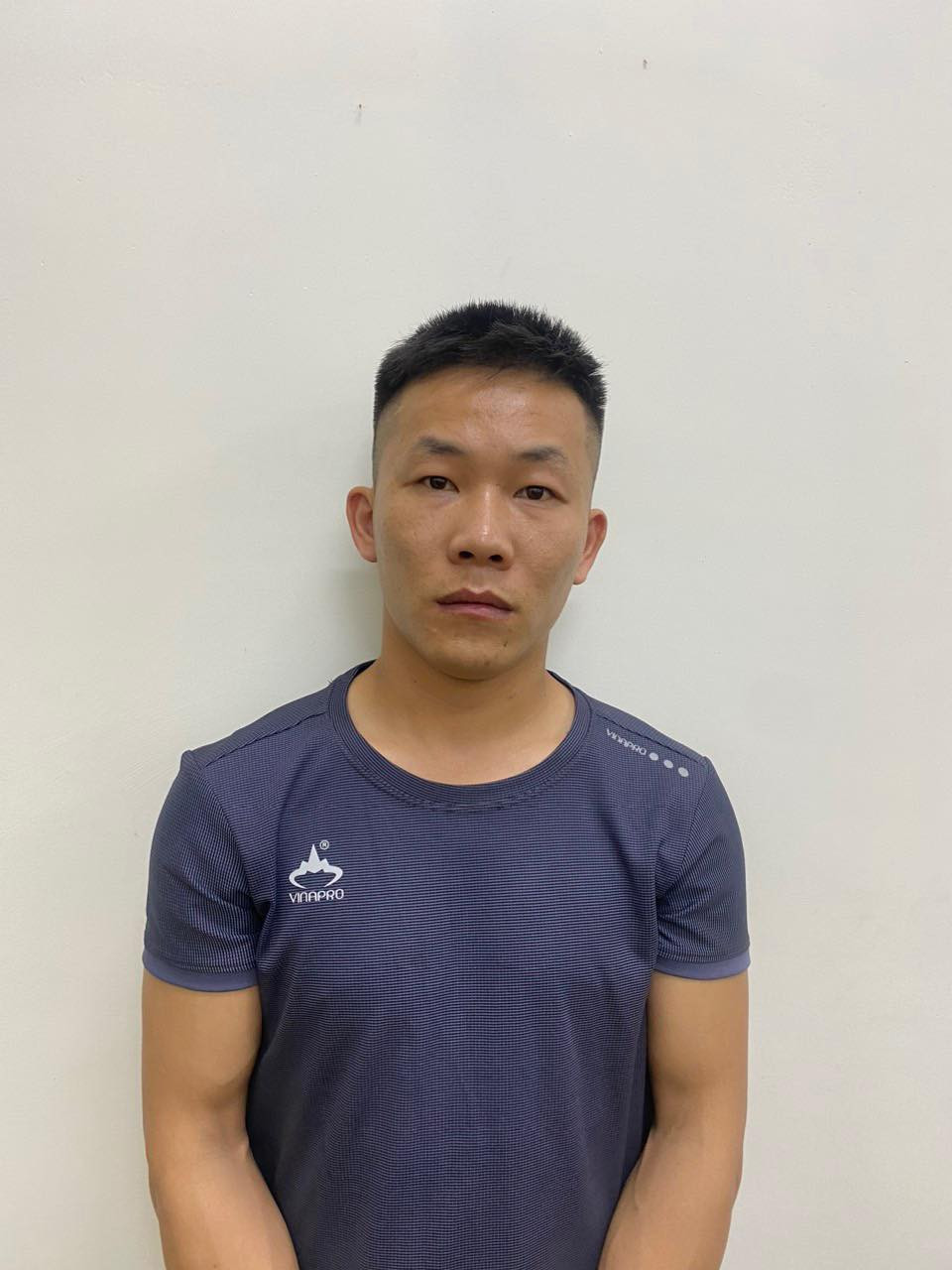 Bat giu doi tuong di oto, bit mat cuop tiem vang o Ha Tinh