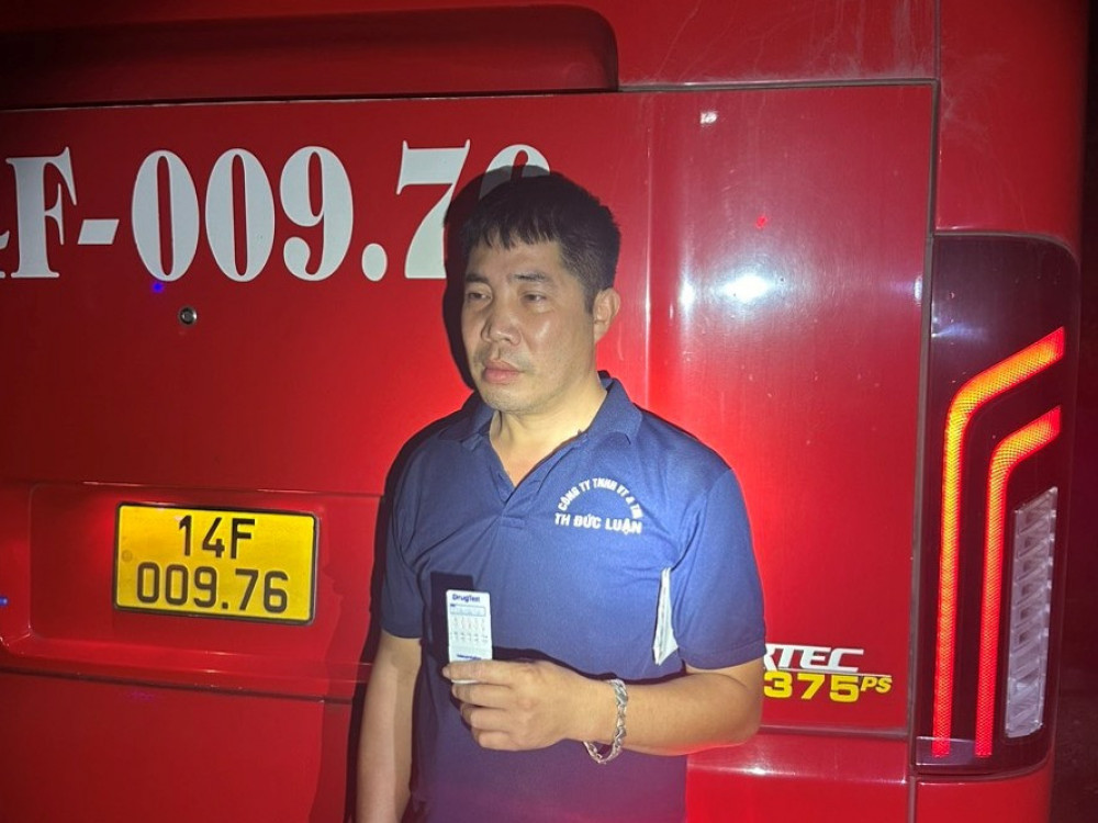 Liên tiếp phát hiện lái xe sử dụng ma túy ở Hà Tĩnh Lien tiep phat hien lai xe su dung ma tuy o Ha Tinh