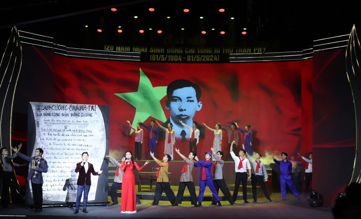 Ha Tinh long trong ky niem 120 nam ngay sinh Tong Bi thu Tran Phu-Hinh-3