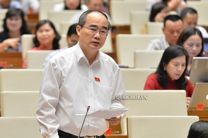 Ông Nhân cũng cho biết, nếu được bà con tín nhiệm, ông sẽ giành thời gian với Đoàn ĐBQH TP.HCM khảo sát, làm nhiệm vụ giám sát của Quốc hội với hoạt động của chính quyền địa phương, lắng nghe ý kiến đồng bào phản ánh với Quốc hội, để kịp thời điều chỉnh những vấn đề liên quan đến chính sách.