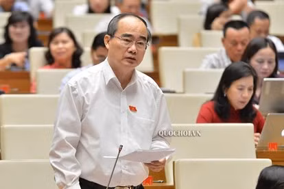 Ông Nhân cũng cho biết, nếu được bà con tín nhiệm, ông sẽ giành thời gian với Đoàn ĐBQH TP.HCM khảo sát, làm nhiệm vụ giám sát của Quốc hội với hoạt động của chính quyền địa phương, lắng nghe ý kiến đồng bào phản ánh với Quốc hội, để kịp thời điều chỉnh những vấn đề liên quan đến chính sách.