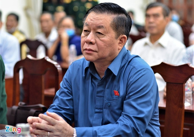 Ngoài ra, cử tri cũng nhất trí giới thiệu ông Nguyễn Minh Hoàng, Chủ tịch Hội Cựu chiến binh TP.HCM ứng cử ĐBQH và ông Phạm Văn Rậm, Phó tư lệnh Bộ Tư lệnh TP.HCM ứng cử đại biểu HĐND TP.HCM, khóa X.