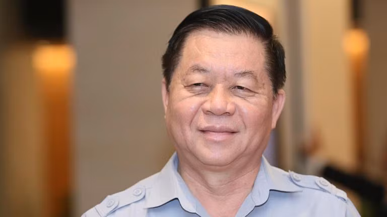 Ông chia sẻ, từng có 37 năm làm quân nhân và sinh sống tại địa bàn phường 2, quận Tân Bình. Ông cảm ơn người dân trên địa bàn đã giúp ông trưởng thành trong suốt quá trình công tác tại cơ sở đến khi trở thành cán bộ cao cấp của Đảng.