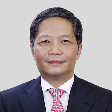  Ông Trần Tuấn Anh - Trưởng Ban Kinh tế Trung ương: Khóa XIII (ngày sinh: 6/4/1964) quê quán: xã Phổ Khánh, huyện Đức Phổ, tỉnh Quảng Ngãi.