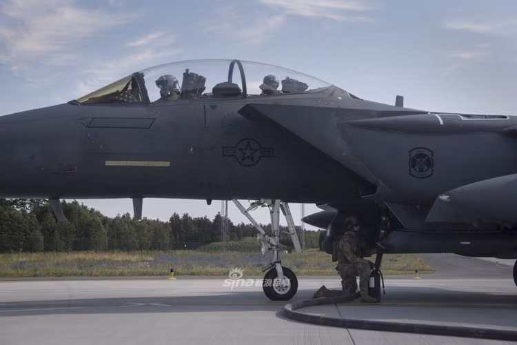 Một quan chức Mỹ giấu tên cho biết, các tiêm kích hạng nặng F-15E đã thực hiện đòn không kích trên.