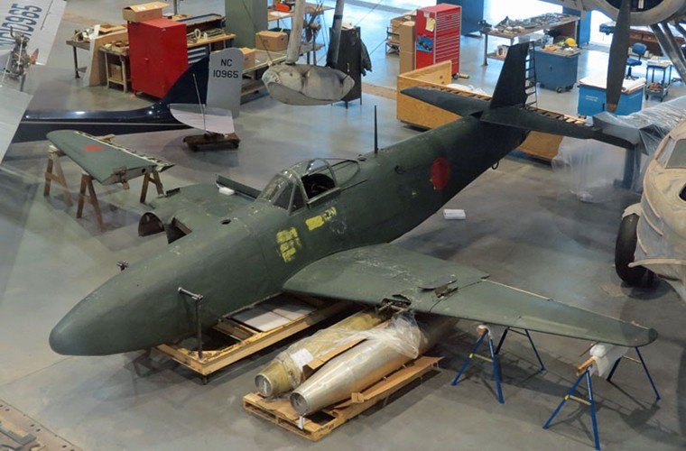 Trọng lượng cất cánh tối đa của Nakajima Kikka là 3,9 tấn với sải cánh chính dài 10m và có trọng lượng khoảng 2,3 tấn. Sau khi được chuyển về Mỹ và được hoàn thiện một chiếc Nakajima Kikka đã có thể bay liên tục trong 11 giờ và 46 phút trong một chuyến bay thử nghiệm.