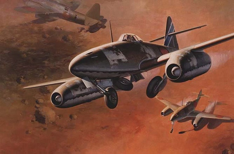 So với Me 262, khung thân của Kikka nhỏ hơn và mang nhiều nét thiết kế của các dòng máy bay chiến đấu do Nhật Bản phát triển vào thời đó với cánh đuôi và cánh chính thẳng. Thậm chí bộ phận hạ cánh chính Kikka cũng được tận dụng từ mẫu tiêm kích hạng nhẹ huyền thoại của Nhật Bản là A6M Zero và mẫu máy bay ném bom Yokosuka P1Y.