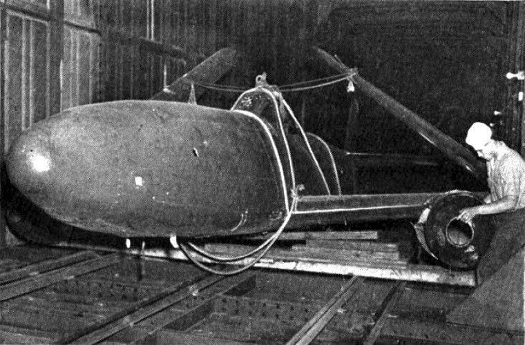 Tuy nhiên mọi cố gắng của Hải quân Nhật Bản trong việc phát triển Nakajima Kikka đã gần như vô ích khi nước này đầu hàng quân Đồng minh 2/9/1945, và điều này kéo theo sự chấm dứt của chương trình phát triển Nakajima Kikka. Và khi Mỹ tiến hành giải giáp quân Nhật thì Nakajima Kikka lại trở thành chiến lợi không thể nào tốt hơn cho chương trình phát triển máy bay chiến đấu phản lực của Quân đội Mỹ. Trong ảnh là một trong hai nguyên mẫu Nakajima Kikka được Quân đội Mỹ chuyển về nước này để nghiên cứu.