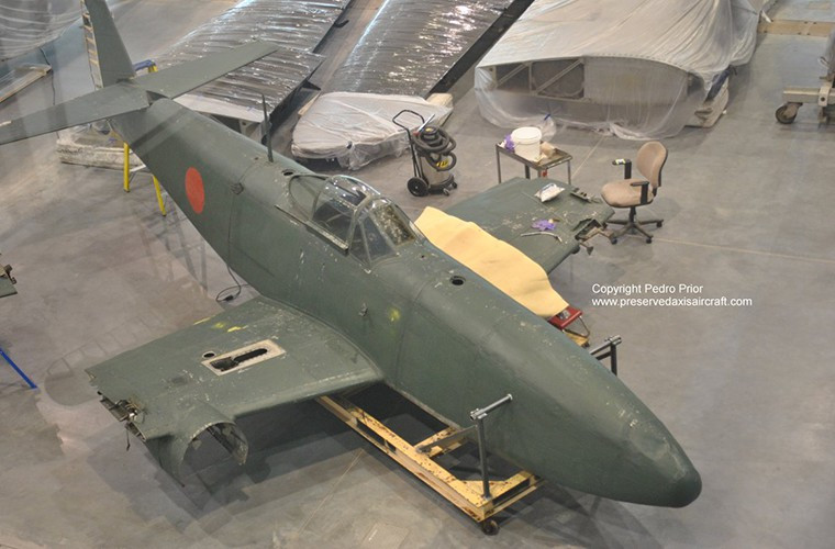 Có một điều khá thú vị là trước khi Chiến tranh Thế giới thứ hai kết thúc Nhật Bản đã phát triển khá nhiều biến thể của Nakajima Kikka gồm biến thể hai chỗ ngồi dành cho huấn luyện, biến thể trinh sát tiêm kích và biến thể tiêm kích với hệ thống vũ khí chính gồm 2 pháo tự động Type 5 30mm cùng 50 viên đạn. Trong ảnh là nguyên mẫu còn lại của Nakajima Kikka vẫn được lưu giữ tại Bảo tàng Hàng không và Không quân Quốc gia Mỹ.