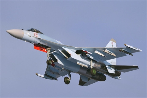 Tại Moskva, ông Prabovo Subianto đã gặp Thứ trưởng Bộ Quốc phòng Nga - Đại tướng Alexander Fomin. Trong các cuộc đàm phán, hai bên đã thảo luận những vấn đề về quan hệ hợp tác song phương trong các lĩnh vực khác nhau, bao gồm giáo dục, đào tạo và công nghiệp quốc phòng.