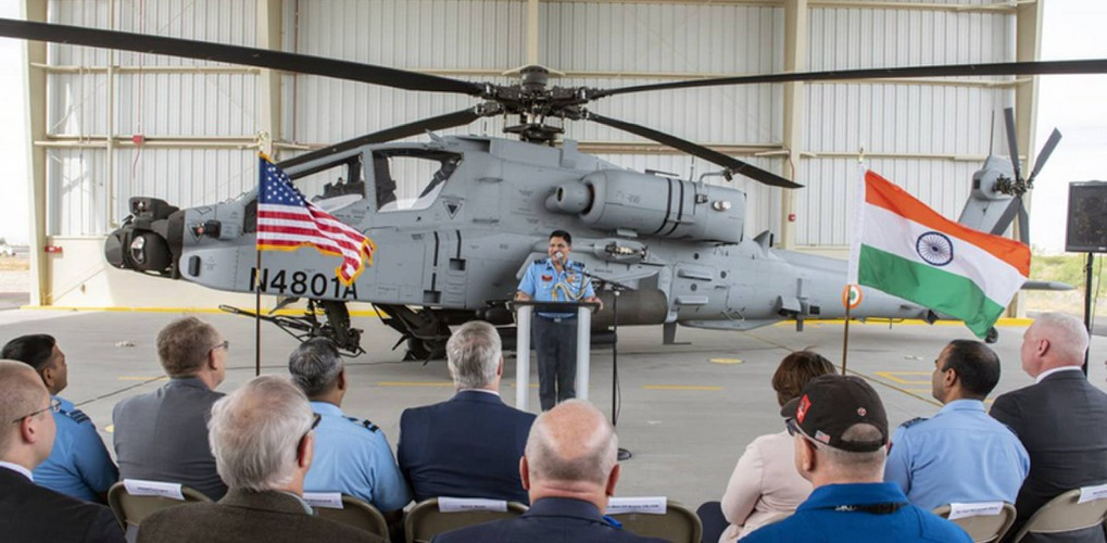 Trực thăng tấn công AH-64E Guardian Apache mà Ấn Độ đặt hàng là phiên bản tiên tiến nhất của dòng máy bay lên thẳng vũ trang nổi tiếng này, nó được đánh giá là phương tiện tác chiến số một thế giới vào thời điểm hiện tại.