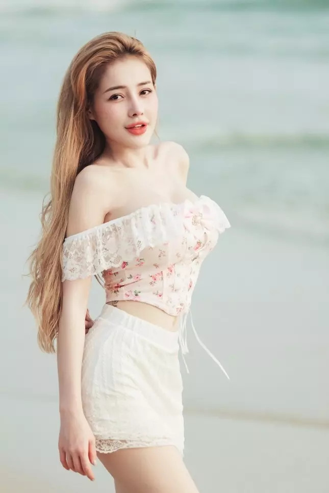 Dù còn rất trẻ nhưng khối tài sản của Ngân 98 cũng khiến nhiều người phải xuýt xoa. Cô liên tục tậu những bất động sản giá trị cho thấy độ giàu có "không phải dạng vừa".