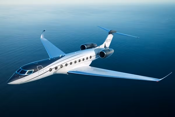 Máy bay Gulfstream G700 có khả năng đạt vận tốc tối đa khoảng 1.142 km/h, gần bằng tốc độ âm thanh (khoảng 1.235 km/h ở nhiệt độ 20 độ C và áp suất tiêu chuẩn). Ảnh: Luxuo