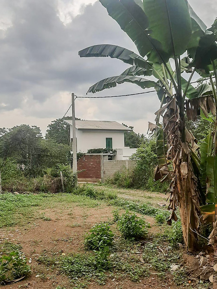 Tọa lạc tại Hokandara (Sri Lanka), ngôi nhà là tổ ấm của cặp vợ chồng trẻ với ngân sách hạn hẹp. Ảnh: Archdaily