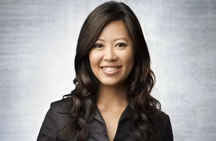 Nhưng chẳng bao lâu sau, cô quyết định từ bỏ công việc danh giá đi theo con đường khởi nghiệp đầy mạo hiểm: nghiên cứu về bộ não con người. Cô cùng người bạn Đỗ Hoài Nam thành lập Emotiv System. Ảnh: Nguoiquansat