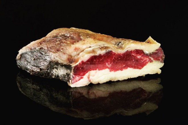 Miếng thịt bò sẽ được "ngủ đông" trong thời gian dài và theo Polmard thì cách bảo quản này không làm mất đi chất lượng thịt. Ảnh: Getty