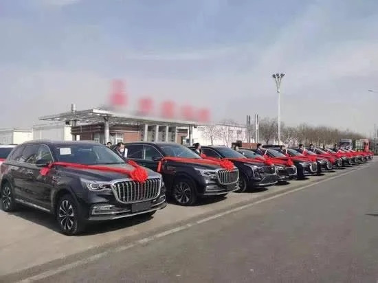 Tập đoàn công nghiệp mía đường Starlight Sơn Đông cũng từng chi khoảng 15 triệu NDT (khoảng 51 tỷ đồng) để thưởng Tết cho 40 nhân viên xuất sắc mỗi người một chiếc ô tô. Ảnh: Sohu