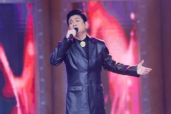 Ở tuổi ngoài 60, Mạnh Đình vẫn giữ được sức khỏe tốt.