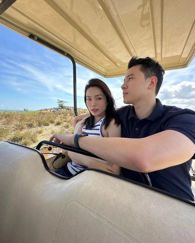 Hà Trúc và cơ trưởng Quang Đạt đều nhận nhiều lời khen bởi cả hai có ngoại hình tương xứng, giỏi giang và đều có khả năng kiếm tiền “khủng”. Nguồn ảnh: FBNV