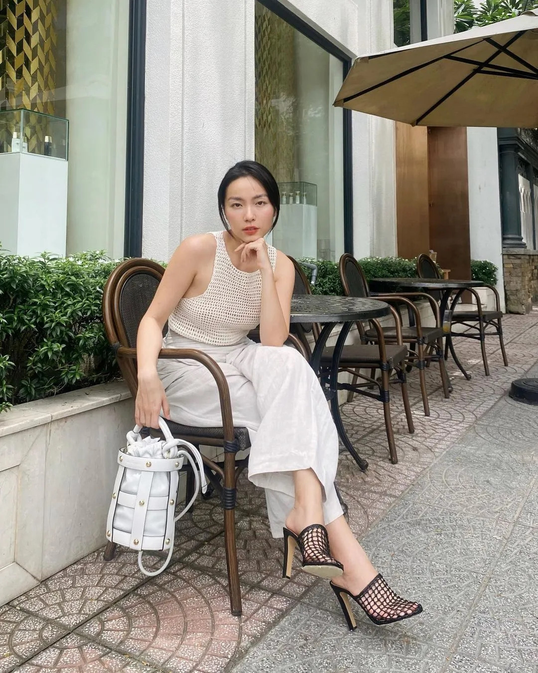 Nữ blogger xinh đẹp từng tiết lộ, khi mới bước chân vào nghề, thu nhập của cô vào khoảng 80 - 200 triệu/tháng.