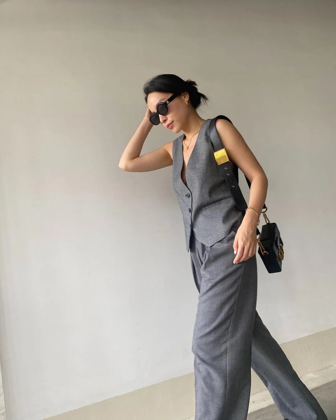 Khi trở thành gương mặt KOL quen thuộc, Hà Trúc cũng không ngần ngại chia sẻ về mức lương đáng mơ ước. Khi được hỏi về sự ổn định và phát triển nghề nghiệp của việc làm lifestyle blogger, Hà Trúc từng cho biết: “Có thể có tháng bạn không nhận được hợp đồng nào, có tháng nhận hợp đồng lên tới một vài tỷ, thì đó cũng là một thách thức".