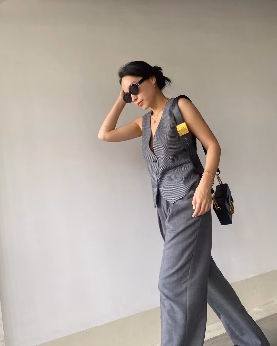 Khi trở thành gương mặt KOL quen thuộc, Hà Trúc cũng không ngần ngại chia sẻ về mức lương đáng mơ ước. Khi được hỏi về sự ổn định và phát triển nghề nghiệp của việc làm lifestyle blogger, Hà Trúc từng cho biết: “Có thể có tháng bạn không nhận được hợp đồng nào, có tháng nhận hợp đồng lên tới một vài tỷ, thì đó cũng là một thách thức".