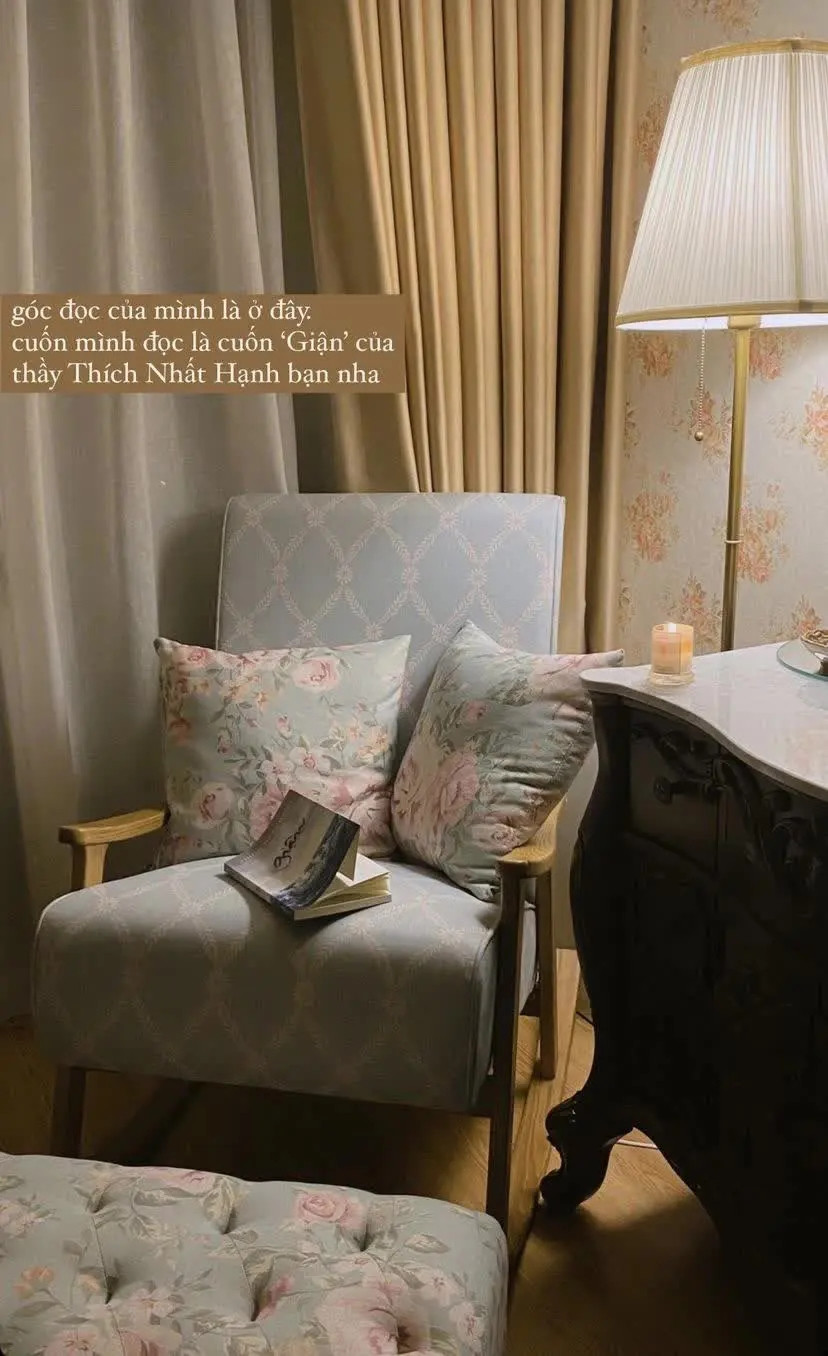 Không chỉ là một lifestyle blogger có tiếng, Hà Trúc còn kiêm cả công việc kinh doanh riêng. Nhờ sự chăm chỉ này, đầu năm 2022 cô nàng đã chính thức chuyển về căn nhà thứ 2.