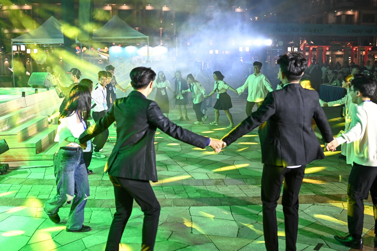 Nhung khoanh khac kho quen trong dem chung ket cuoc thi “Tieng noi Xanh”-Hinh-8