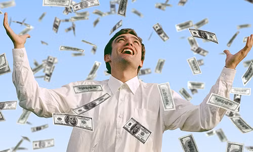 Một nghiên cứu công bố vào năm 2010 bởi tạp chí Fortune cho thấy, 54% các triệu phú muốn tiếp tục làm việc ở tuổi nghỉ hưu, trong khi 60% những người có tài sản ròng trên 15 triệu USD không có kế hoạch nghỉ hưu.