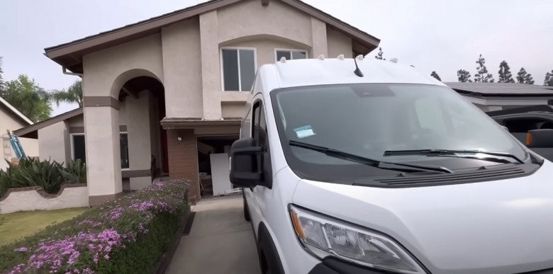 Theo tiết lộ, biệt thự của Thúy Nga nằm trên đồi và vẫn trong quá trình sửa sang, hoàn thiện nên còn khá ngổn ngang.