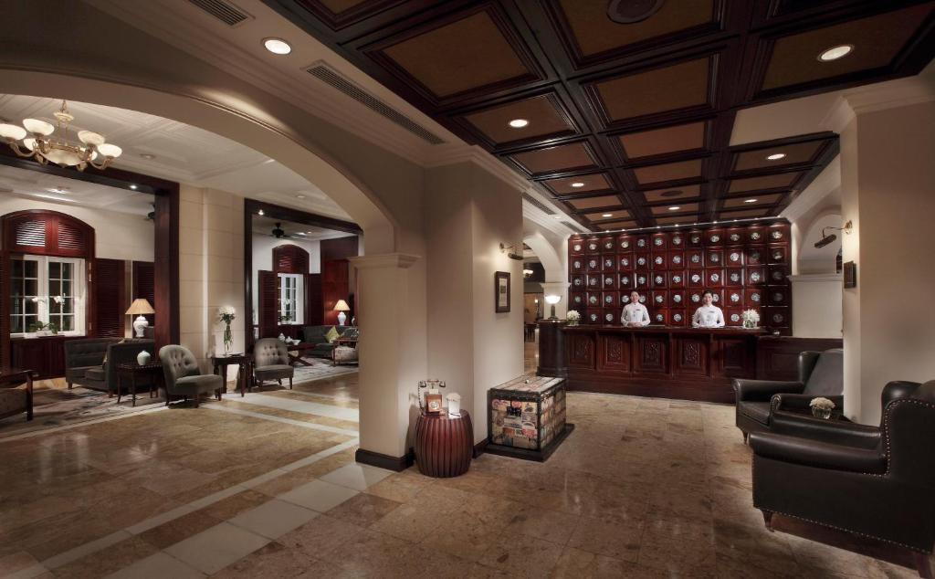 Được xây dựng từ cách đây hơn 1 thế kỷ, khách sạn Sofitel Legend Metropole Hà Nội vẫn giữ nguyên nét cổ điển huy hoàng, các phòng đều được trang bị đầy đủ tiện nghi cao cấp theo phong cách trang nhã của thuở ban đầu. Ảnh: Booking