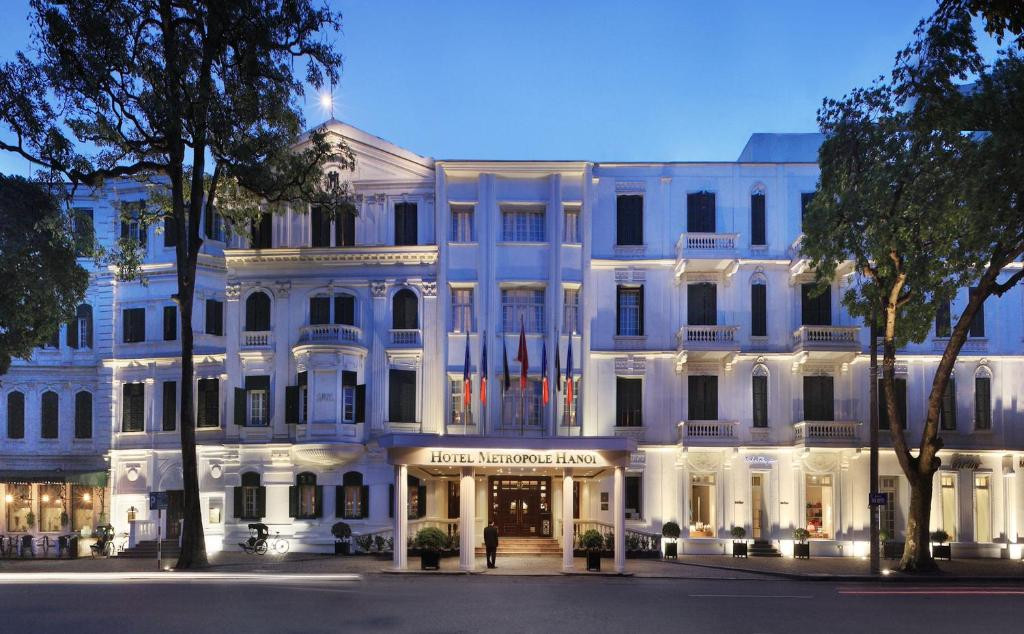 Khách sạn Sofitel Legend Metropole Hanoi từng đón rất nhiều vị khách nổi tiếng, gồm các nguyên thủ quốc gia, thành viên hoàng gia, doanh nhân như cựu Tổng thống Mỹ George W. Bush, cựu Tổng thống Pháp Francois Hollande... Ảnh: Booking