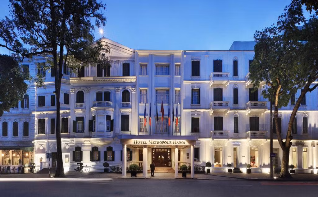 Khách sạn Sofitel Legend Metropole Hanoi từng đón rất nhiều vị khách nổi tiếng, gồm các nguyên thủ quốc gia, thành viên hoàng gia, doanh nhân như cựu Tổng thống Mỹ George W. Bush, cựu Tổng thống Pháp Francois Hollande... Ảnh: Booking