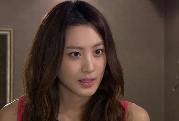 Ru nguoi yeu ve que an co, co ay dan theo nguoi giup viec