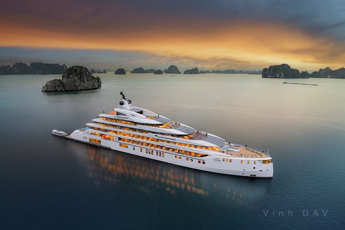Siêu du thuyền Grand Pioneers Cruise thuộc Việt Thuận Group được đóng mới hoàn toàn tại Công ty TNHH MTV đóng tàu Hạ Long, được coi là niềm tự hào của kỹ thuật đóng tàu biển Việt Nam. Ảnh: Vinh DAV