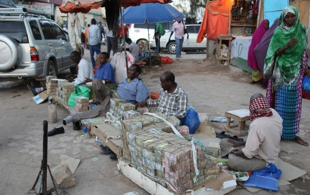 Người dân ở Somaliland buôn tiền theo đúng nghĩa đen.