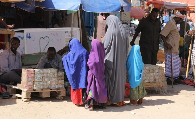 Có thể nói, việc tiền mặt tại Somaliland là một "cực hình".