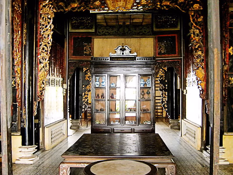 Trái lại, bên trong mở ra không gian nhà 3 gian truyền thống của người Việt. Ảnh: Dongthap