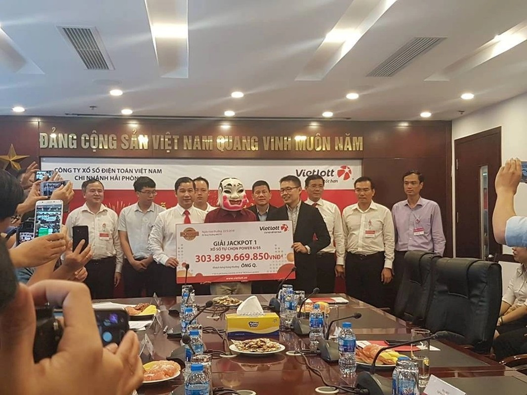 Điểm danh chủ nhân những giải Vietlott trăm tỷ - Hình 3 Diem danh chu nhan nhung giai Vietlott tram ty-Hinh-3