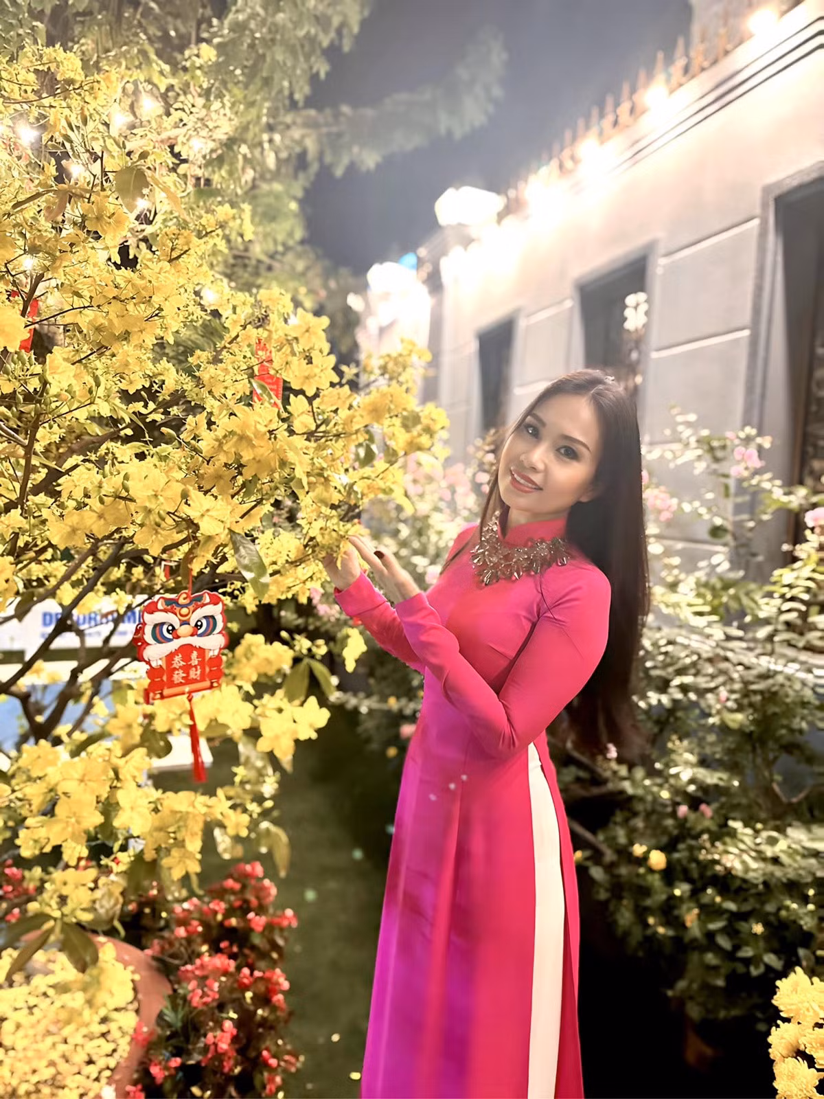 Gia đình ca sĩ Cẩm Ly và ông xã Minh Vy đang sống trong căn biệt thự có diện tích 400m2, ước tính giá trị lên đến hơn 20 tỷ đồng.