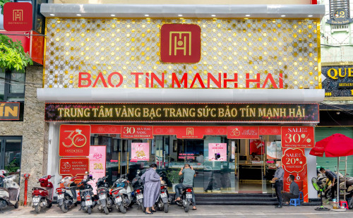 Ngoài Bảo Tín Minh Châu, hai thương hiệu Bảo Tín Mạnh Hải và Bảo Tín Thanh Vân cũng được nhiều khách hàng biết đến với những cửa hàng ở vị trị đắc địa. Ảnh: Bảo Tín Mạnh Hải